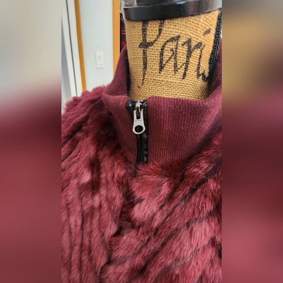 Faux fur vest - Picture 4 of 7